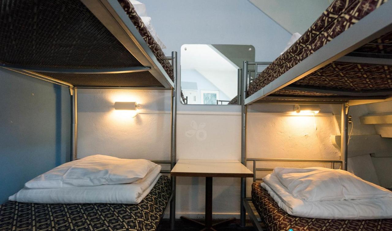 Euphemia Budget Old City Canal Zone Амстердам Екстериор снимка