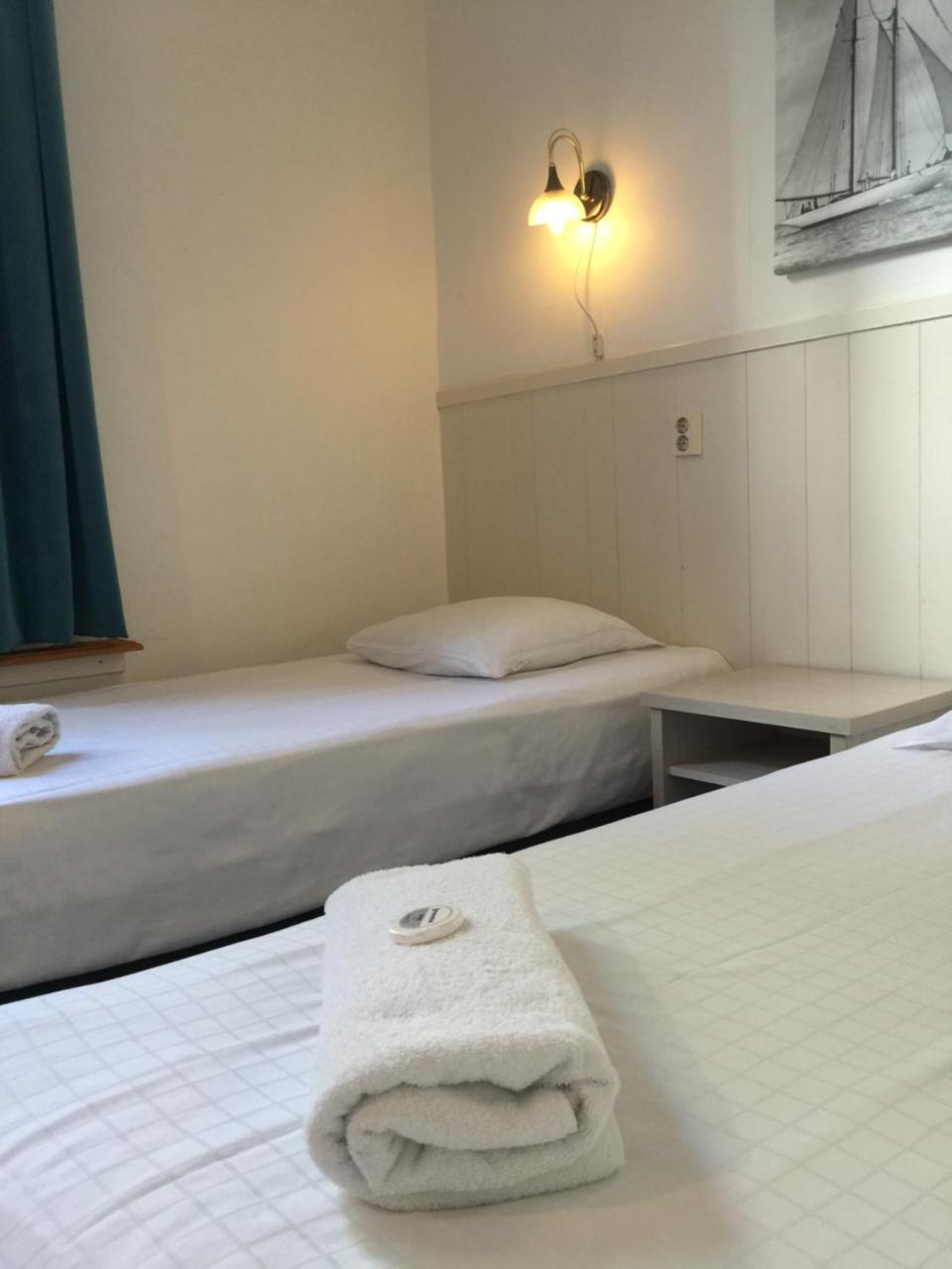 Euphemia Budget Old City Canal Zone Амстердам Екстериор снимка