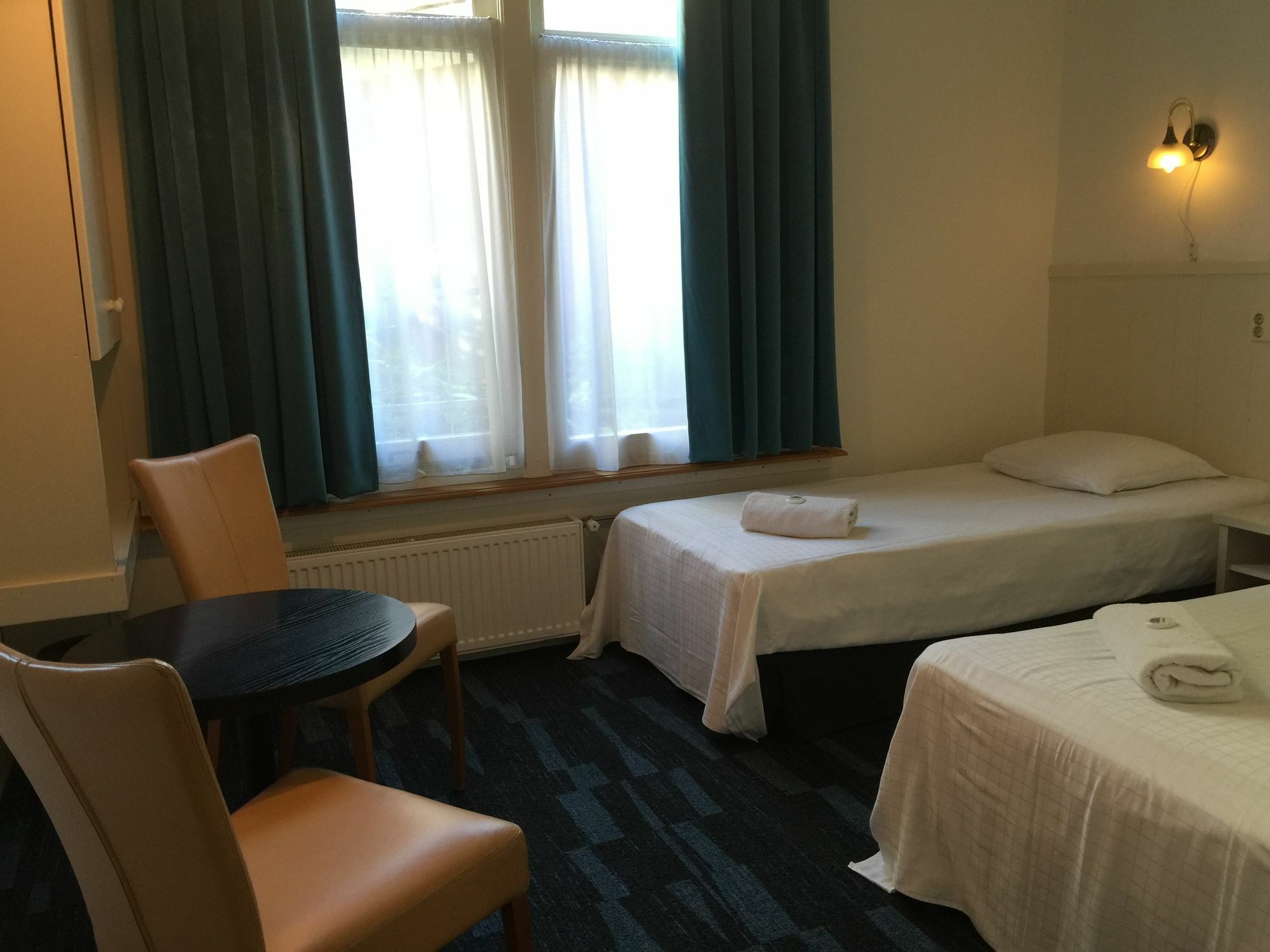 Euphemia Budget Old City Canal Zone Амстердам Екстериор снимка